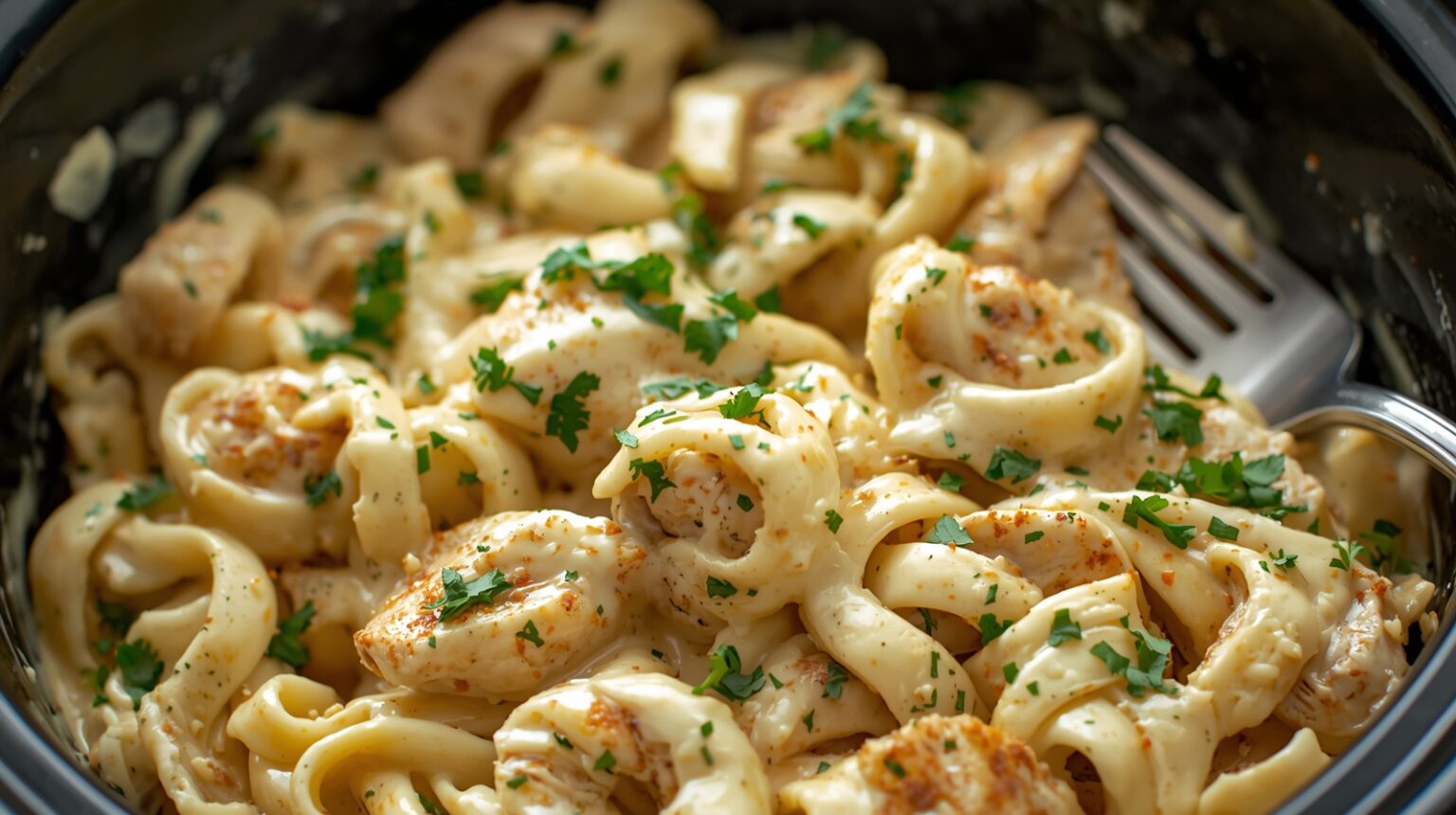 Creamy Crock Pot Chicken Alfredo