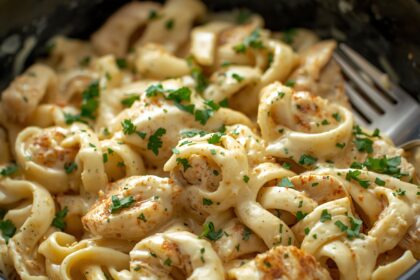 Creamy Crock Pot Chicken Alfredo