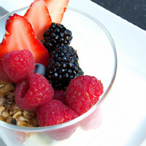 Layered Delight: Greek Yogurt ‌Parfait with Berries & Granola