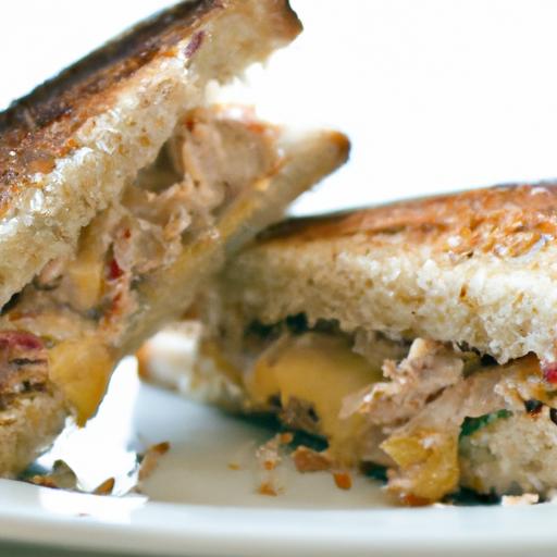 Savor⁣ the‍ Perfect Tuna Melt on Tangy Sourdough ⁣Bread