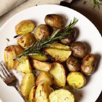 Crispy Garlic Rosemary Roasted Potatoes: A Flavorful Guide